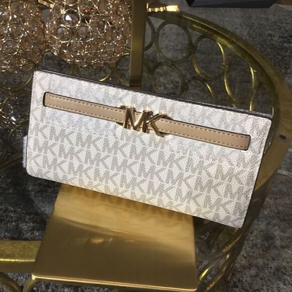 MICHAEL KORS SIGNATURE TOTE LAPTOP COLOR BLOCK AND WALLET SET - Picture 11 of 12